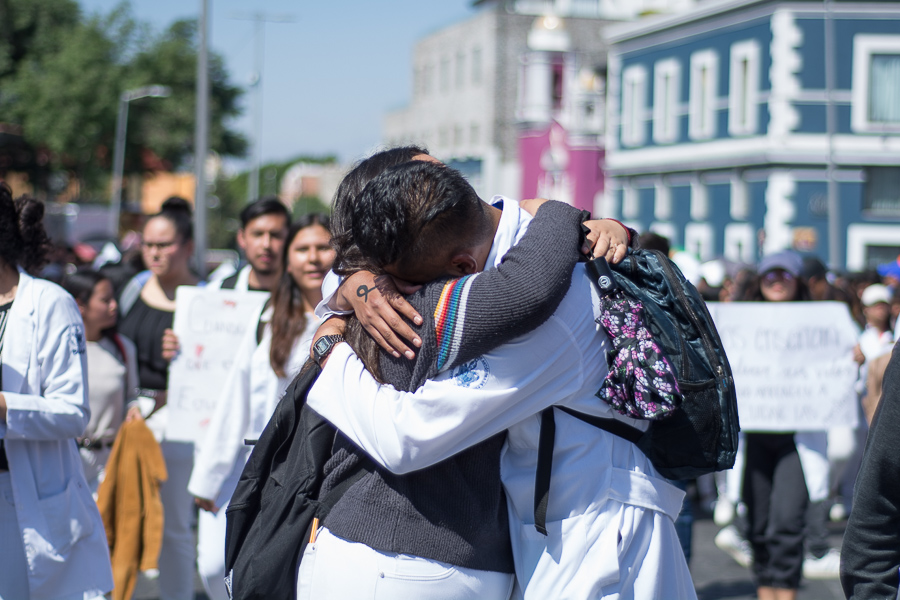 “Ni una bata menos”, el grito de exigencia de estudiantes universitarios