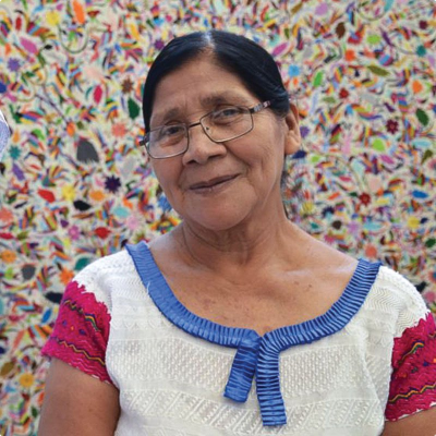 Carmen Vázquez, maestra artesana tsotsil, dentro de las 100 mujeres más poderosas del país