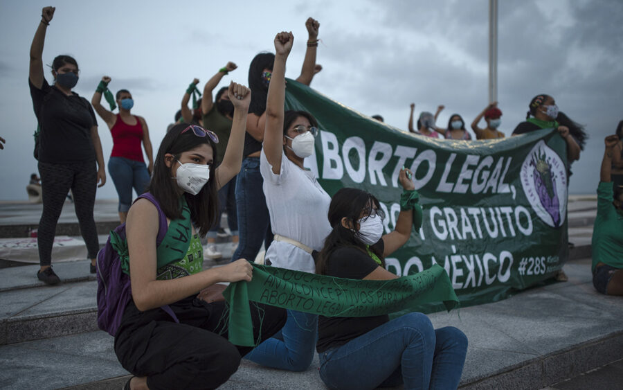 «Esto apenas empieza», advierten feministas tras el fallo de la Corte
