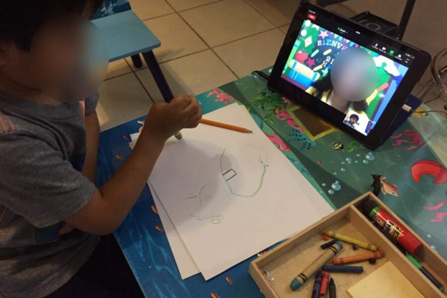 Dar clases en línea es la locura; hay estrés, presión y hasta discriminación por uso de tecnología: Maestra