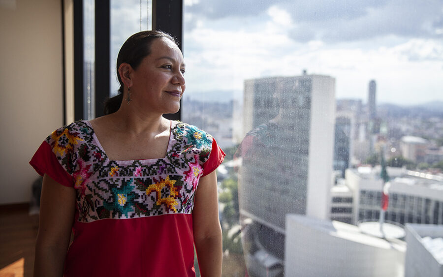 Mujer y agroecologista, el relevo en Semarnat