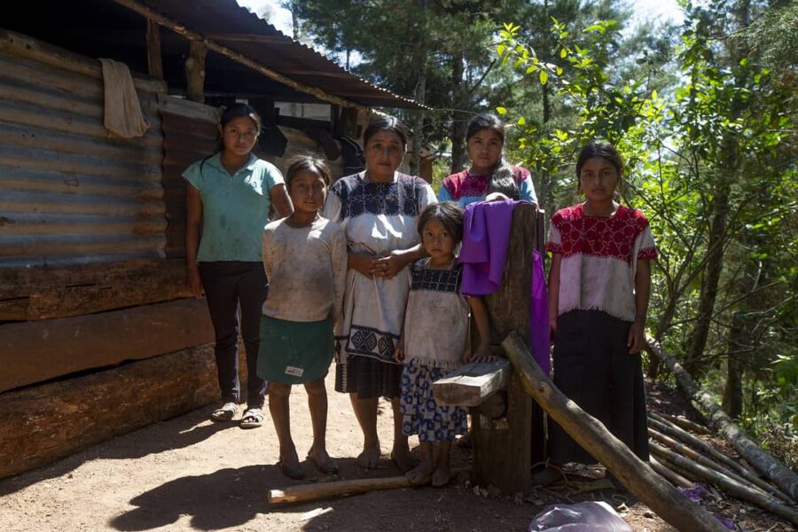 Más de mil indígenas cumplen tres años desplazados por paramilitares de Chenalhó