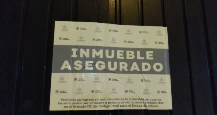 Tía de desaparecida urge búsqueda en fosa en El Salto