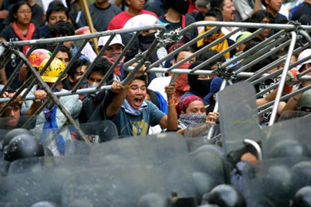 28 de mayo 2004: «Lo que duele…» Memorias de la detención y tortura