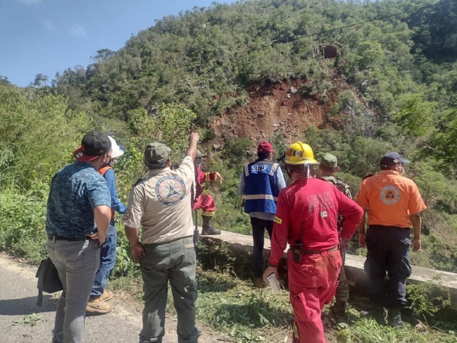 Geólogos realizan peritaje para determinar la causa del derrumbe en la federal 80