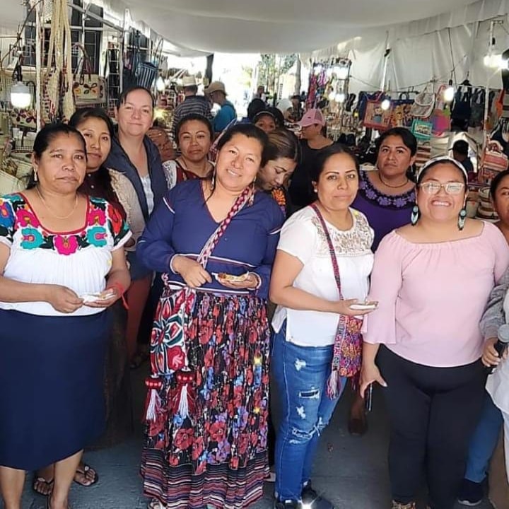 Hacer la ciudad nuestra: Mujeres Raíces