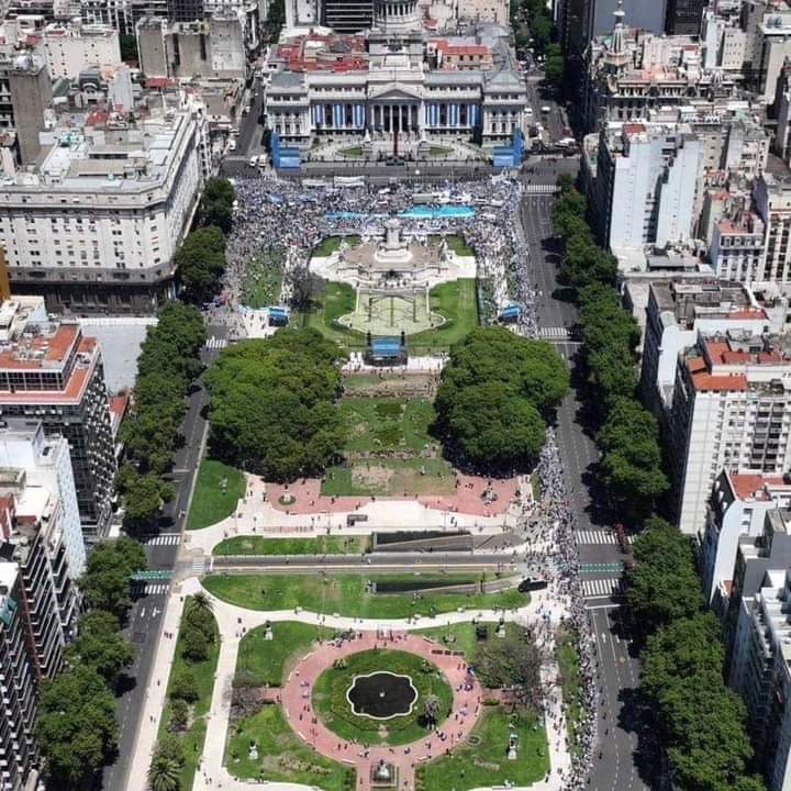 Milei es solo una construcción mediática; toca confiar en el pueblo