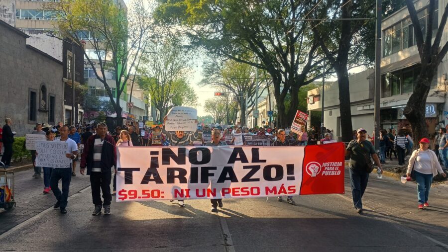 Marchan contra el “tarifazo” al transporte público: exigen al gobernador mantener tarifa y mejorar el servicio