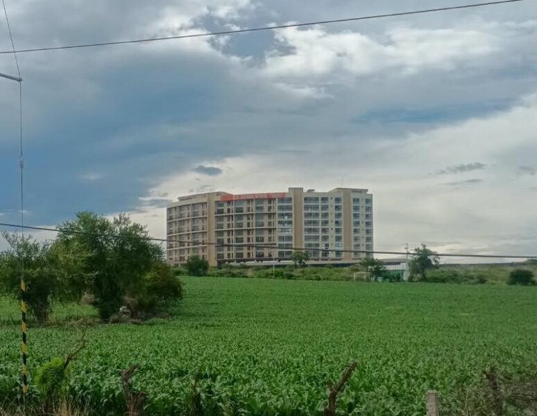 Inmobiliaria invade el paisaje del Lago de Chapala en Tuxcueca 