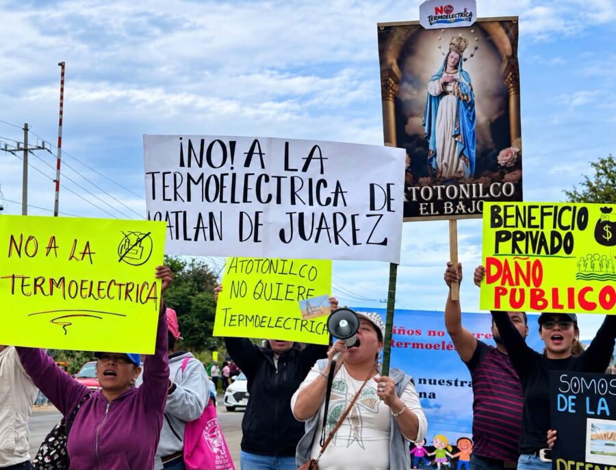Habitantes de Atotonilco protestan por termoeléctrica en Acatlán de Juárez